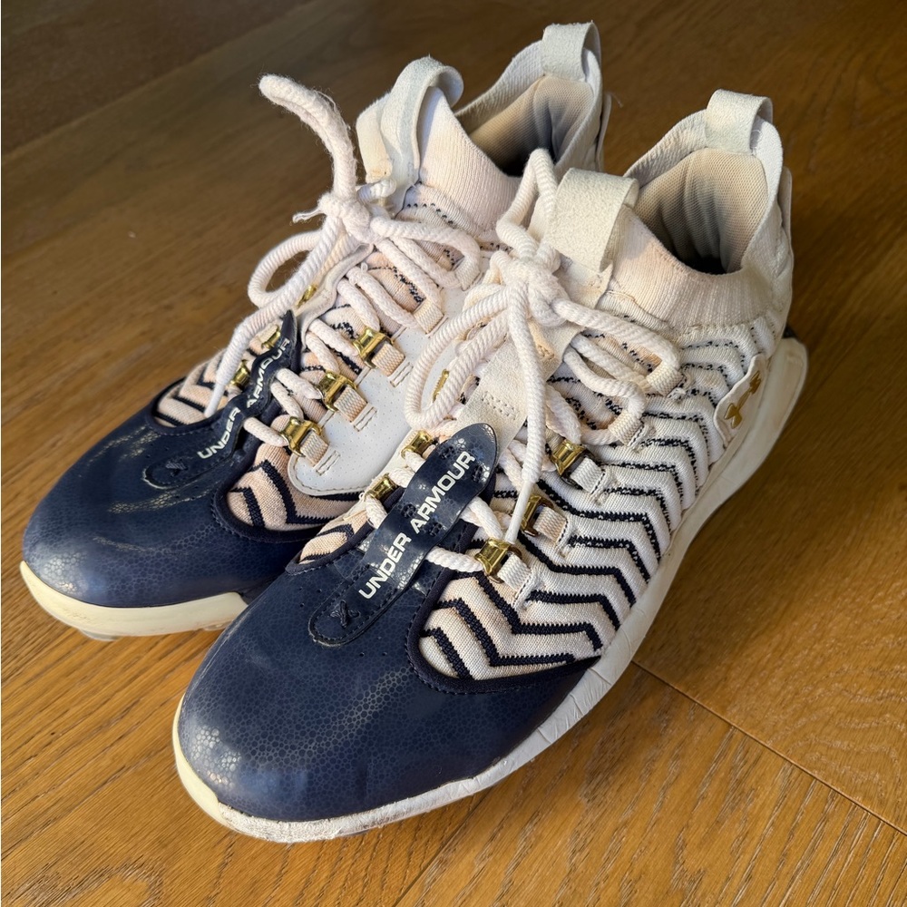 Under Armour Harper 9 Pro Navy & White molded baseball cleats. size 11.5